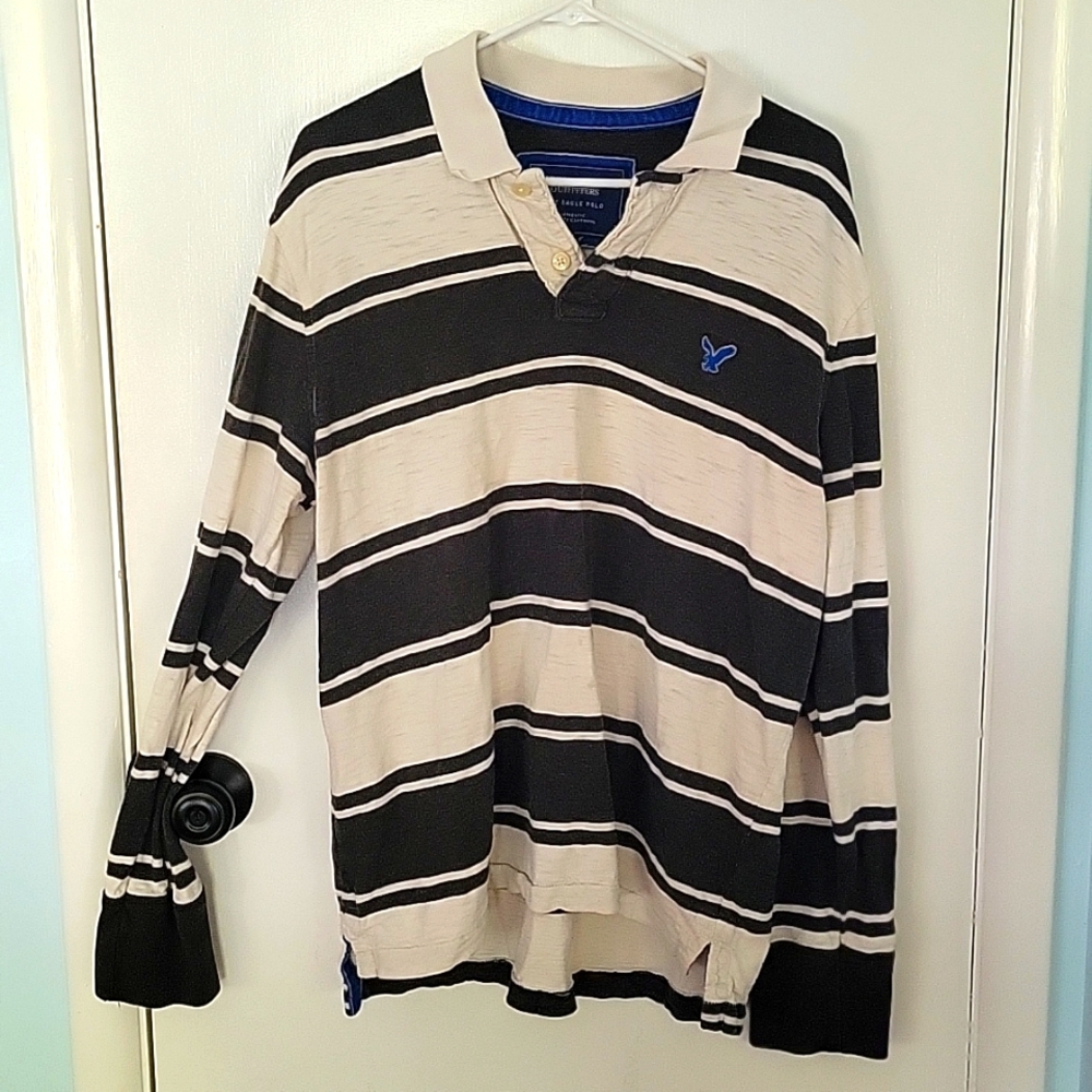 Is Gray American eagle straight long sleeve